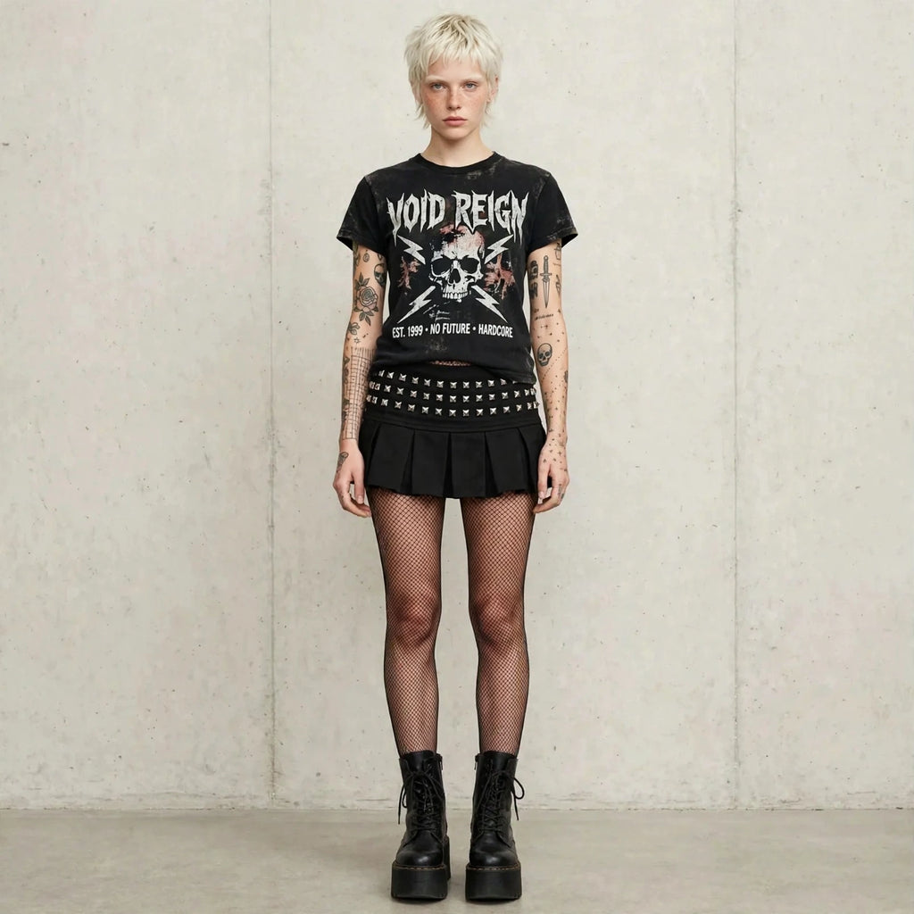 Mini Saia Plissada Goth com Cruzes "CROSS STUDDED MINI SKIRT"