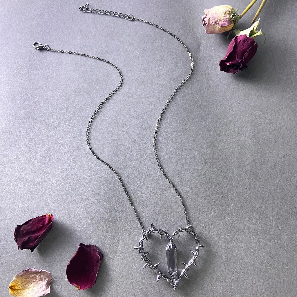 Colar Vintage Gothic Thorns & Crystal Heart