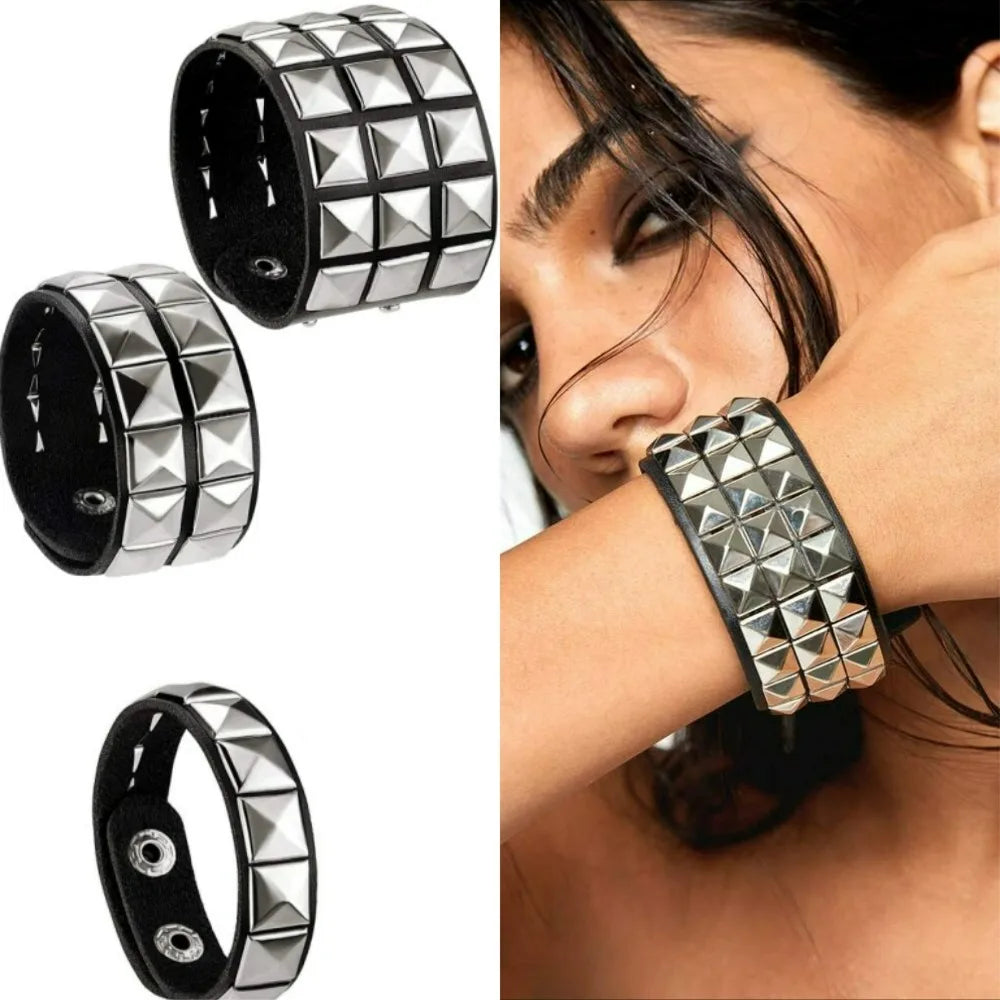 Pulseira Punk de Rebites "PIRAMID STUDS"